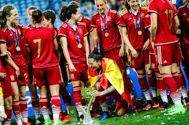 A seleção espanhola de futebol feminino é uma seleção de mulheres que representa a espanha no futebol feminino. Galeria