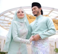Kekayaan wawa zainal & aeril zafrel dan bagaimana mereka berbelanja hai korang jom kita tengok macamana suami isteri. Na Satu Gambar Dalam Kereta So Korang Tak C0nfius Wawa Zainal Oh Kopak