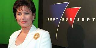 De 1984 à 1997, elle était l'intervieweuse la plus puissante de france. Anne Sinclair Et 7 Sur 7 13 Ans D Emission En 6 Videos Cultes
