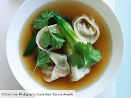 Bouillon De Chou Chinois Et Raviolis Aux Legumes Recettes Recette Chou Chinois Recette De Raviolis Recette Exotique