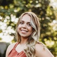 Natalie Hahn's Instagram, Twitter & Facebook