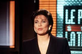 C à vous anne sinclair, erwann l'elouet, raphaëlle bacqué 22 avril 2014 france 5 #cavous toutes les informations sur les. Memoires D Anne Sinclair Ce Cabinet De Curiosites Liberation