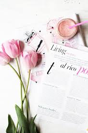 fashion and style strawberry banana smoothie ピンクのチューリップ ピンク 壁紙 iphone 春の色