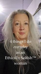 Instagram 用户 Kitt Cowles, Selfish Living Strategist