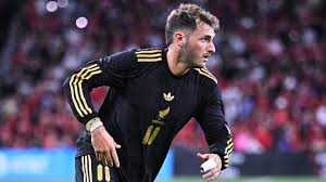 ¿Estará fuera del Mundial Santi Giménez o German Berterame?