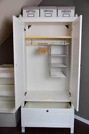 Der Offene Sundvik Kleiderschrank Im Babyzimmer Kleiderschrank Kinderzimmer Babyzimmer Kleiderschrank