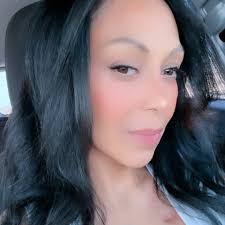 I didn't realize people removing their Christmas decor the day after  Christmas was so controversial. Everyone puts their holiday decorations up  at different times….. taking them down is no different. We really