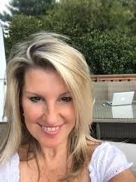 What really changes when you stop worrying about money and you just know  the Universe has your back??? Well... everything! Are you tired of  struggling with financial scarcity and ready to know