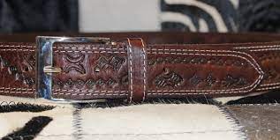 Maybe you would like to learn more about one of these? Ceinture Large En Cuir Martele Pour Homme Itinerance Cuir Vetements Cuir Adaptes A Votre Morphologie