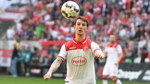 Von benito raman erwartete der s04 bei seinem wechsel 2019 viel. Fortuna Dusseldorf Funkel Witzelt Uber Schalke Angebot Fur Benito Raman