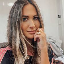 Ciara janson was born in 1987 in surrey, england. Ciara Janson Mumfluencermumfluencer