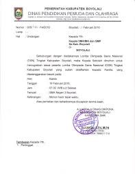 Surat undangan adalah salah satu surat yang memuat ajakan kepada seseorang atau kelompok untuk menghadiri kegiatan tertentu. Contoh Surat Undangan Kerja Bakti Tulisan