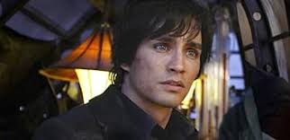 Amazon.com: Mortal Engines [Blu-ray] : Hugo Weaving, Hera Hilmar, Robert  Sheehan, Jihae, Ronan Raftery, Leila George, Patrick Malahide, Stephen  Lang, Christian Rivers, Zane Weiner, Amanda Walker, Deborah Forte, Fran  Walsh, Peter Jackson,