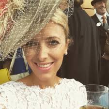 Olivia Kinsley (@LivKinsleyTV)