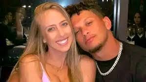 Margo Pratt's Instagram, Twitter & Facebook