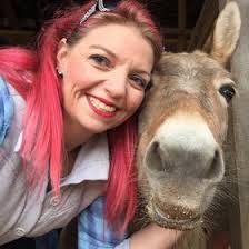 Ashley Tingler's Instagram, Twitter & Facebook