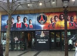 On 12 march 2021, the grand palais closed entirely in order to start a renovation phase that will last until 2024. Pin Auf Psg Campagne Revons Plus Grand 2012
