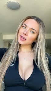 Billy Hixson's Instagram, Twitter & Facebook