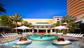 The Pool At Encore Las Vegas Vegas Com Best Pools In Vegas Las Vegas Pool Best Hotels In Vegas