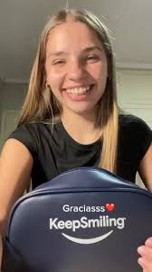 Vos que esperas para empezar el tratamiento de Keep Smiling? Hace como  Angelina y cuando vengas a tu turno, te cuento de que se trata 🦷💘