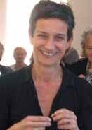 Sr. Veronika aus dem ClaraFey Freundeskreis führt indonesischen Volkstanz  vor Seite 14