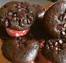 Haluskan pisang ambon dengan garpu. Muffin Pisang Coklat Moist Rubiah Kadir