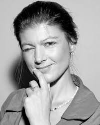 Sahra wagenknecht est née le 16 juillet 1969 à iéna, en république démocratique allemande2 d'une mère distributrice d'œuvres artistiques au nom de l'état. Sagen Sie Jetzt Nichts Sahra Wagenknecht Sz Magazin