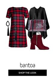 Ieri ho visto una ragazza con un gilet e una gonna rossi scozzesi, ma vanno proprio di moda queste fantasie? Abito Scozzese Mantella Con Frange Borsa Scozzese Plastificata Stivaletti In Pelle Attrezzatura Stile Di Moda Stivaletti Di Pelle