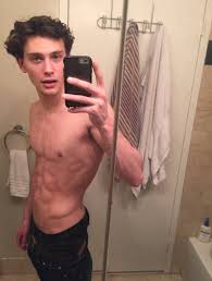 Caiu na Net nudes do ator Cooper Koch pelado exibindo Pênis - Famosos Nus