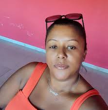 Molde de embalagem/suporte/sacola para copo da felicidade. Ja está no  tamanho certo para imprimir em folha A4 (consegui em um grupo de moldes).  ATENÇÃO: não tenho as medidas, nao sei qual tamanho