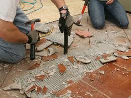 Voici quelques conseils pour lui donner un joli coup de jeune. Comment Refaire Les Joints De Carrelage D Une Terrasse Nos Astuces