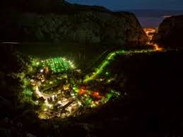 Terkenal dengan pengajaran alkitab dan penyebaran majalah menara pengawal dan sedarlah! Daftar Isi Bahasa Indonesia Bahasa Kroasia Untuk Pemula