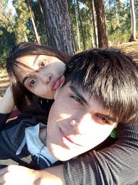 No cualquiera te ayuda a ser mejor persona. 🖤