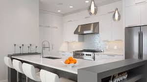 contemporary luxury home in kelowna