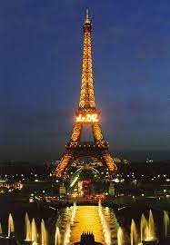 مجموعة صور لـ برج ايفل من الداخل eiffel tower tower landmarks