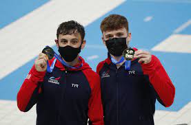 Tom daley, 27, shared a shirtless snap ahead of the tokyo 2020 olympics as husband dustin lamented not being able to be there to support him. Diving Star Tom Daley To Combat Olympic Boredom With Knitting The Japan Times