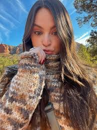 Alicia Roa's Instagram, Twitter & Facebook