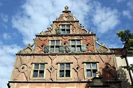 Exhibition and education are at the centre of our engagement with art. Wulferthaus