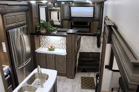 front living fifth wheel rv