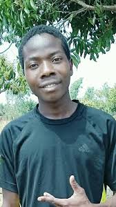 Gulu la apolisi komanso anyamata ena azitho asonkhana pabwalo la Lilongwe  Community pamene pamayenera kuyambira zionetsero za zipani zotsutsana Boma.  Zipanizi zinati zichita zionetsero kuyambira pamalowa kupita ku bungwe la  MEC posakhutira