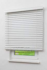 Stimmen sie deswegen die farbe ihres sonnenschutzes doch mit den farben der einrichtung ab und bringen sie eine schöne atmosphäre hinein. Bad Jalousie Fensterdekoration Flexibler Sichtschutz Furs Bad