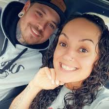 Meet and greet becomes available in 1 HOUR. Make sure you have the AK app  downloaded so you can receive the password 🎀 it will be posted at 6pm BST.