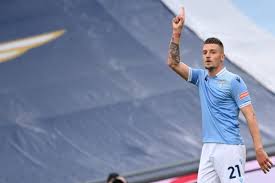 A poco più di quarantotto ore dalla sfida contro il sassuolo, la lazio ha condiviso sul proprio profilo instagram la prodezza di milinkovic contro i neroverdi. He Has Extraordinary Elegance Former Milan Midfielder Comments On Lazio S Milinkovic Savic The Laziali