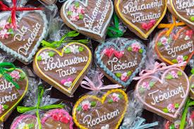 Whether you want to serve christmas sweet bread for breakfast, lunch or dinner. Gingerbread Hearts At Polish Christmas Market Cracow Xmas Market In Poland On Traditional Ginger Bread Cookies Written Dad Mum In Polish Language Stock Photo Adobe Stock