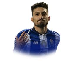 Finesse and its a goal! Luke Shaw Fifa 19 78 Similar Players Futhead