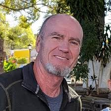 Do 2-way AC/DC refrigerators require leveling within specific degrees for  proper functioning?