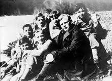 Bonhoeffer Was Born In 1906 With His Twin Sister Sabine To A Prominent Middle Class Family In Breslau Wroclaw The Dietrich Bonhoeffer Bonhoeffer Bible Love