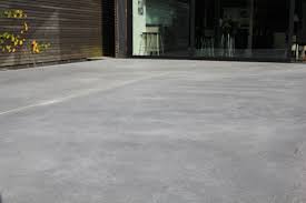 Terrasse En Beton Naturel Et Voiles Apparents Extradal Beton Poli Terrasse Beton Terrasse Dallage Terrasse