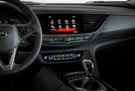 2021 opel insignia'nın ülkemizde satılan en baz modelinde dahi takip mesafesi göstergesi ,ön çarpışma ikazı ,şerit koruma özelliği ile şerit ihlali uyarı sistemi ,yaya tanıma özelliği ile aktif acil frenleme sistemi gibi. Opel Insignia Grand Sport Ab Sofort Bestellbar Meinauto De