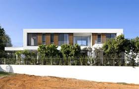 L Formiges Haus Komplett Zum Pool Hin Offen L Formiges Haus Haus Moderne Einfamilienhauser